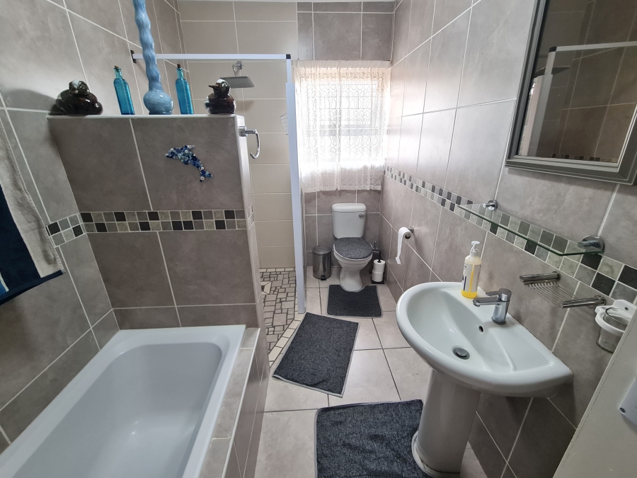 3 Bedroom Property for Sale in Noorsekloof Eastern Cape